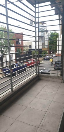 Dpto. 2 ambientes al frente con balcón