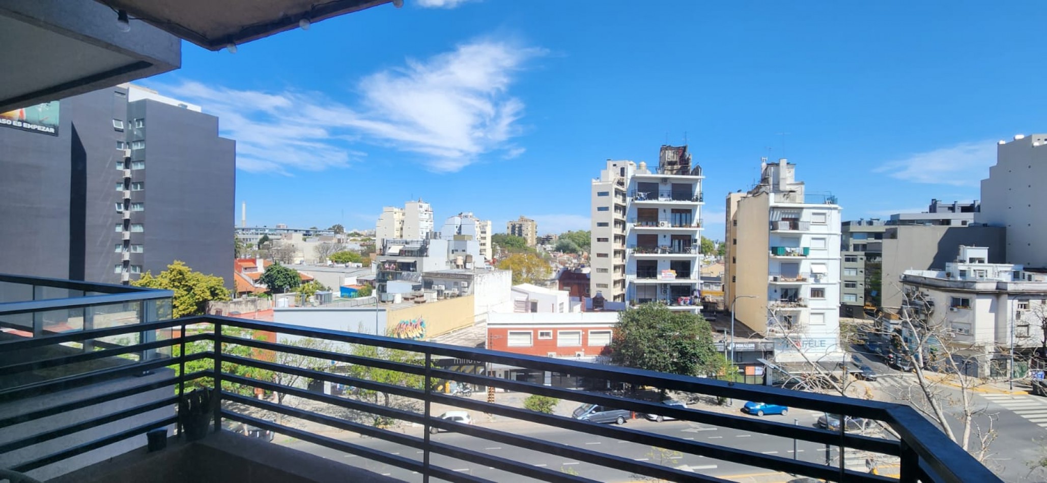 Hermoso deptarmento de 2 amb con balcon al frente 