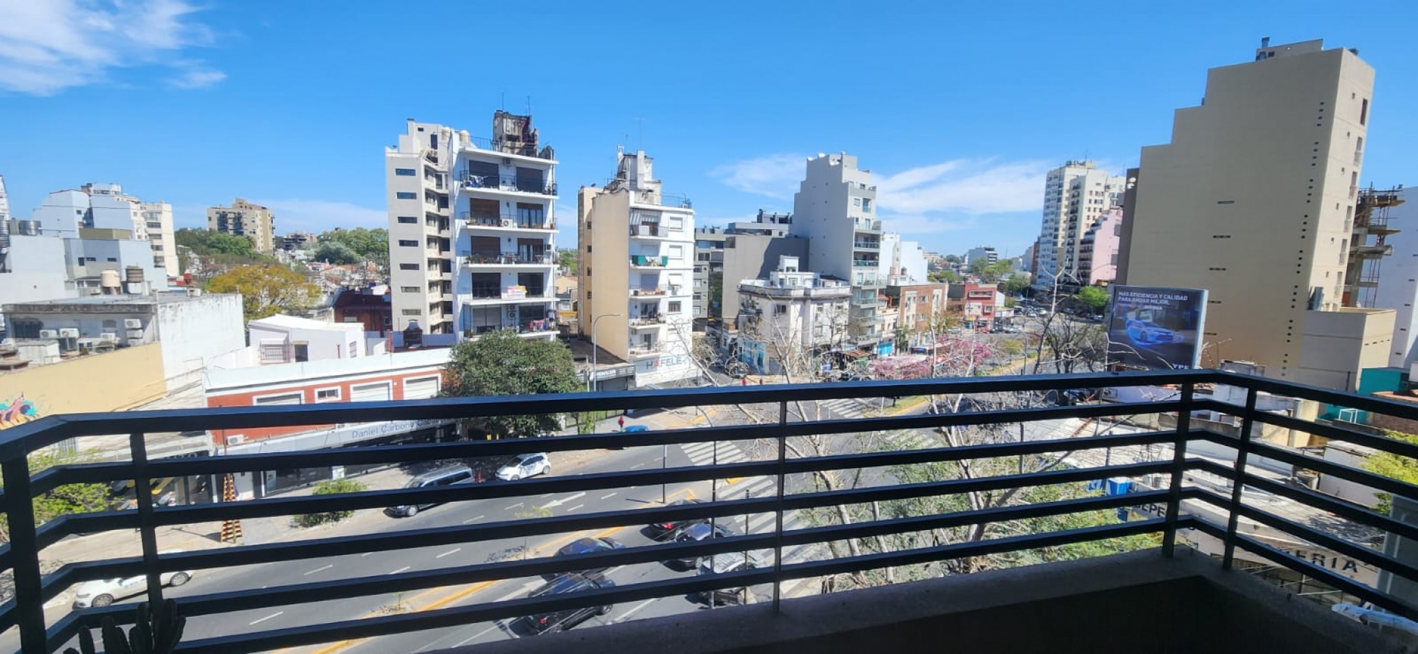 Hermoso deptarmento de 2 amb con balcon al frente 