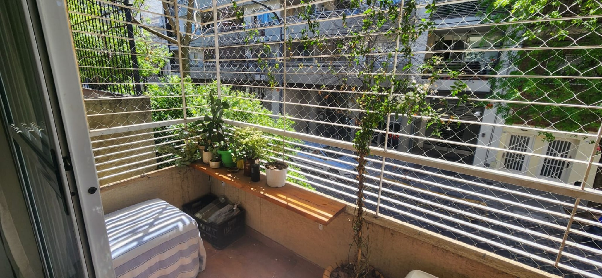 MONOAMBIENTE AMPLIO AL FRENTE CON BALCON