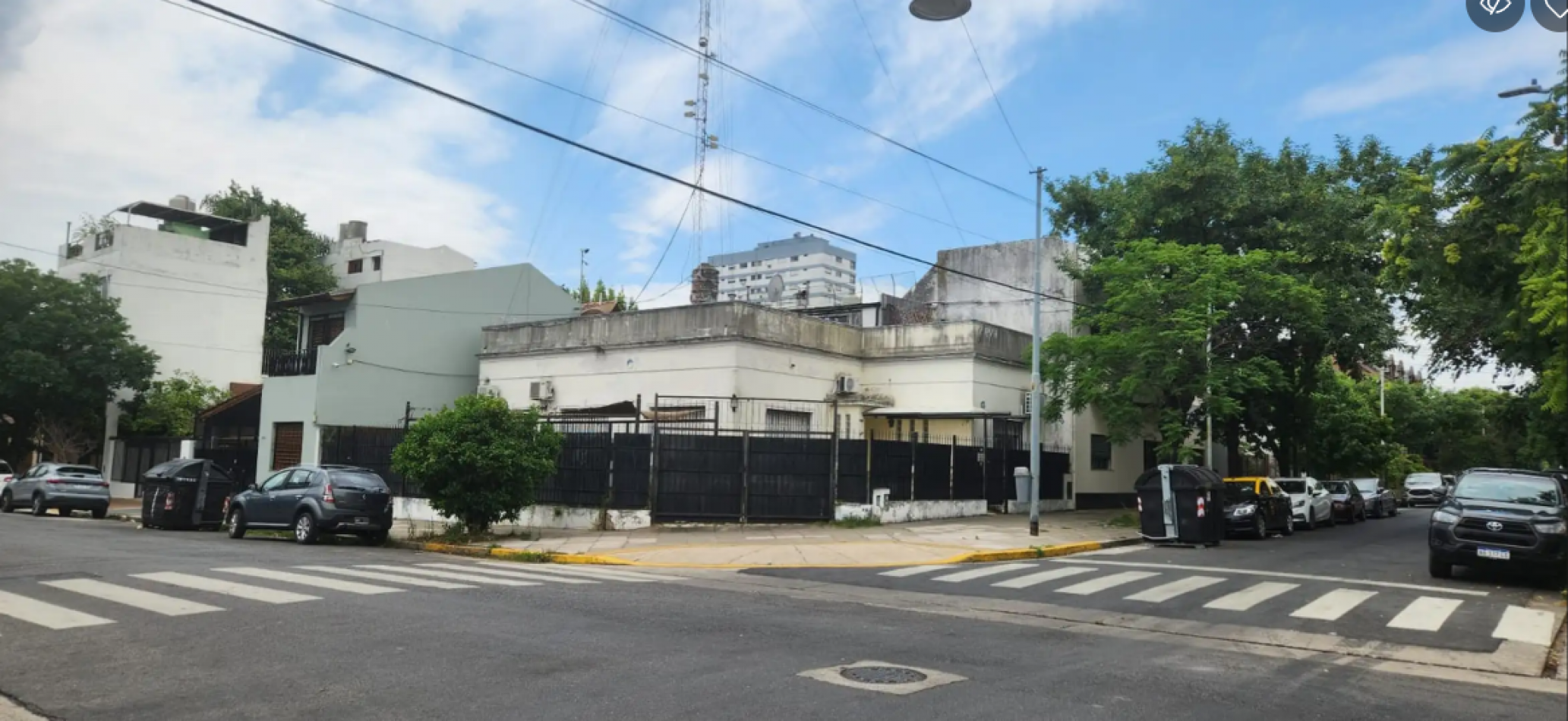 EXCELENTE LOTE EN ESQUINA 16x17,5mts USAB1