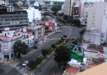 Dpto. mono ambiente amplio con balcon y vista abierta Centro de Saavedra.